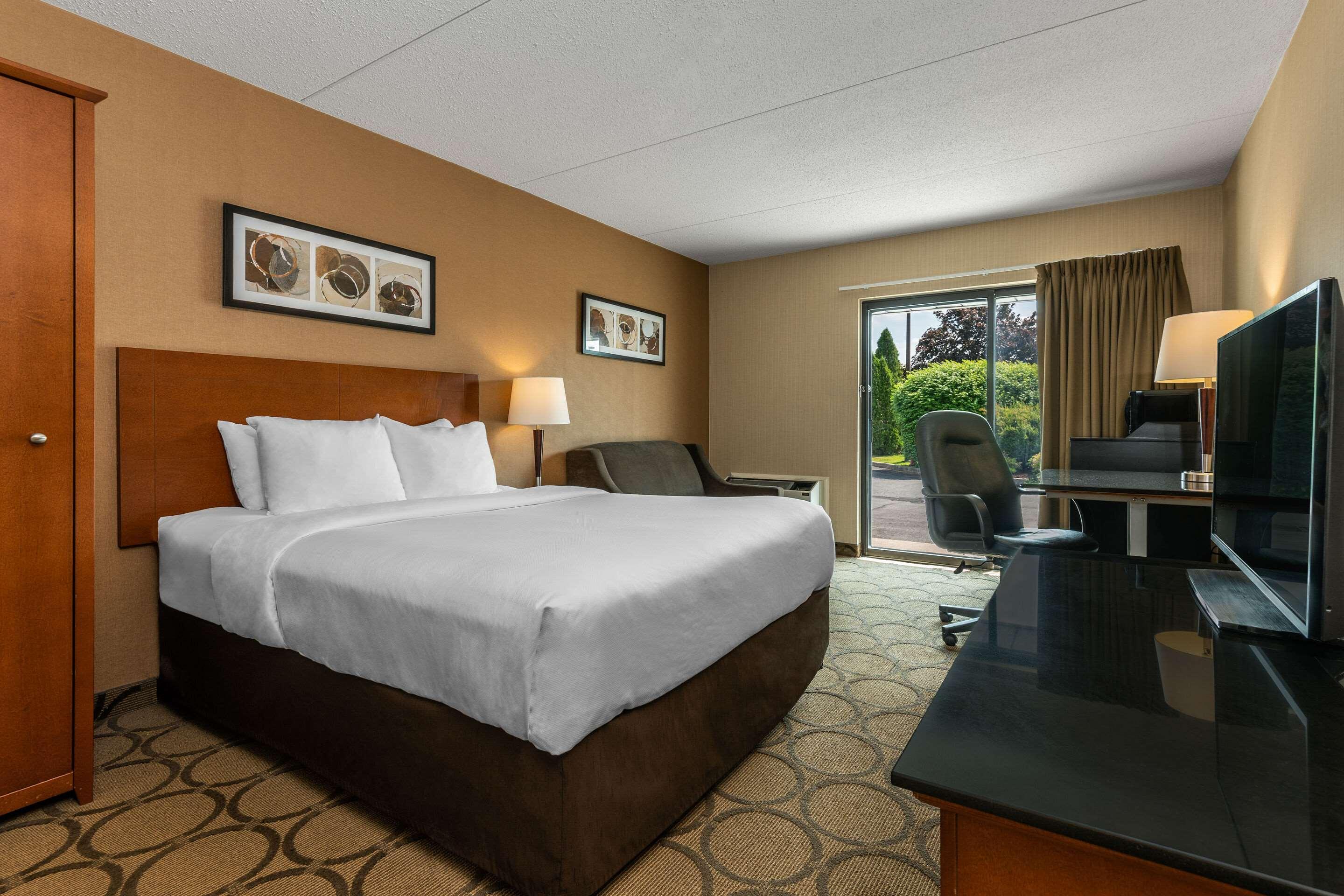 Comfort Inn Pembroke Exterior photo