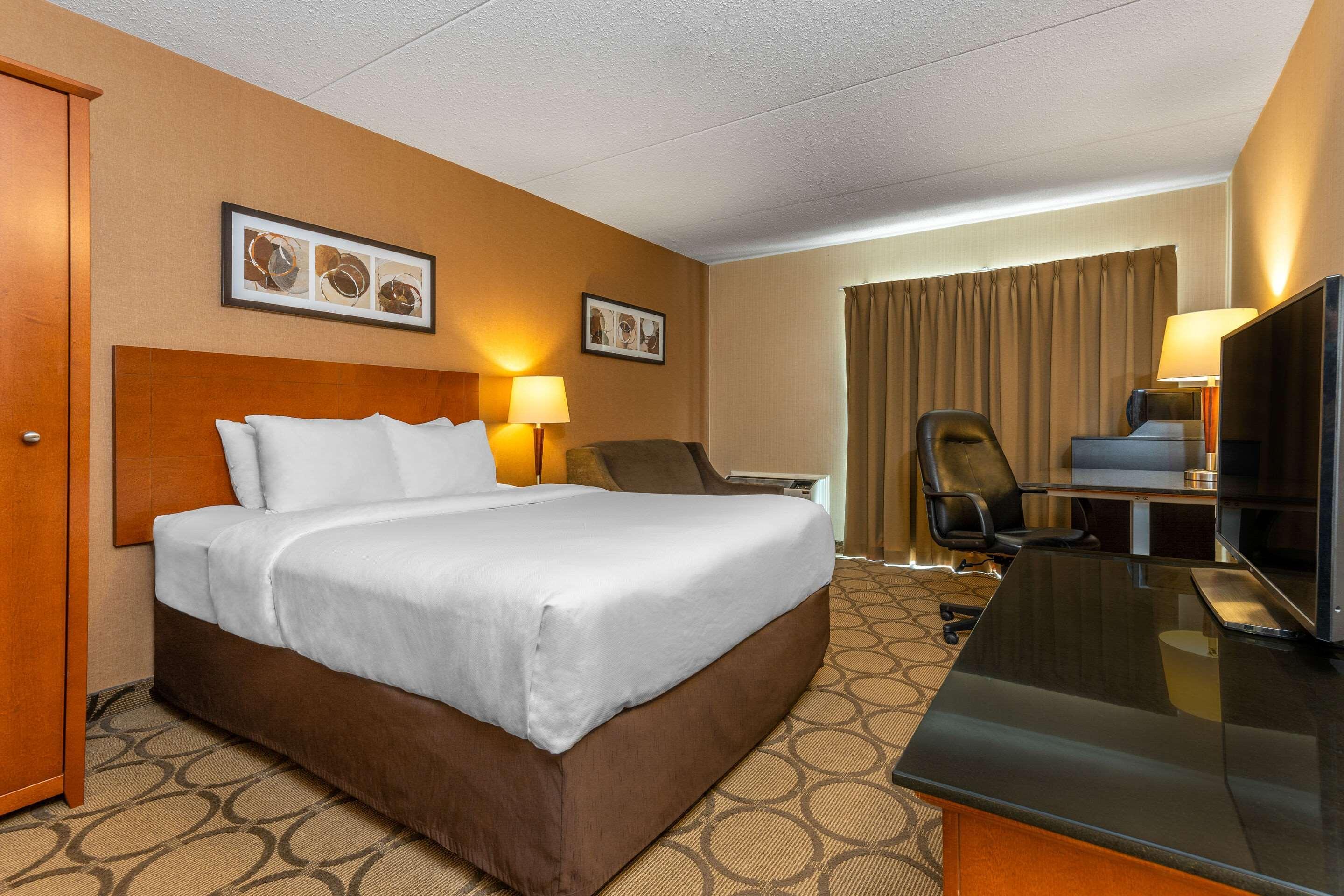 Comfort Inn Pembroke Exterior photo